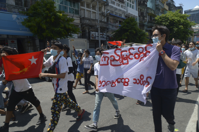미얀마 군부, 아세안 합의 또 부정… “상황 안정되면”