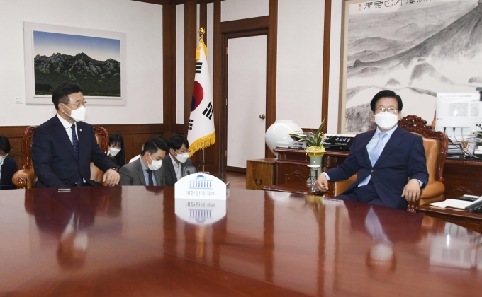 “국회의장에 본회의 개의 요청”… 민주당, 김부겸 인준 압박