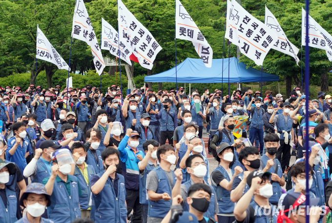 여의도에 모인 ‘택배노조’… 경찰, ‘사법처리’ 방침