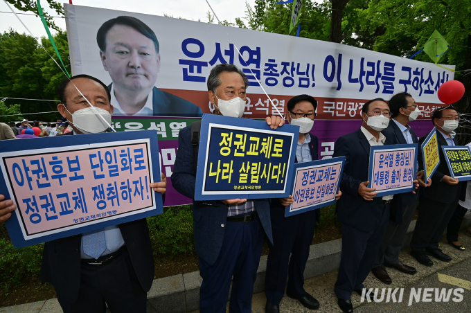 [여의도 고구말] ‘입이 방정’ 윤석열, ‘배우 선언’으로 반등 노리기?