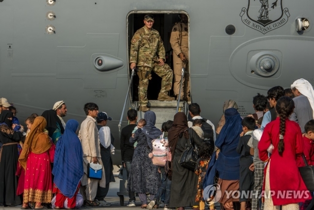아프간 20년 전쟁 종지부…美 