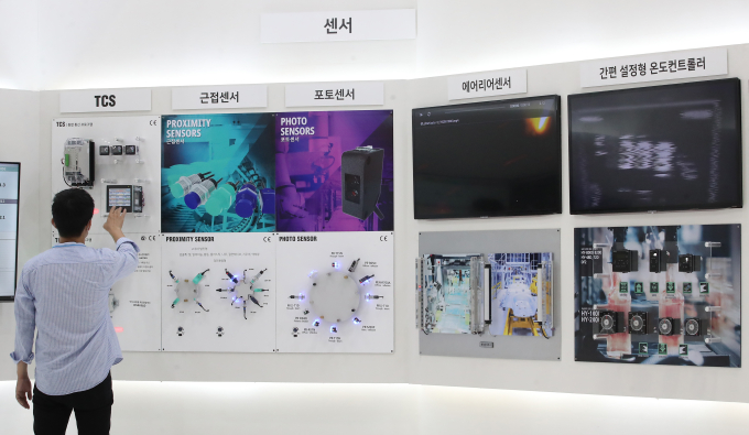 [쿠키포토] '디지털 뉴딜의 미래'  스마트공장·자동화산업전 개최