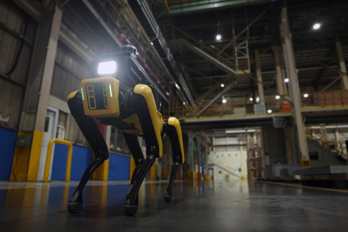 현대차, 보스턴 다이내믹스 첫 프로젝트 ‘공장 안전 서비스 로봇’ 공개