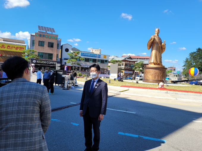 공주시, 백제 제25대 무령왕 동상 제막식 거행 