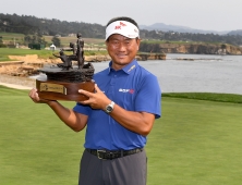 ‘탱크’ 최경주, 한국인 최초 PGA 투어 시니어 대회 우승