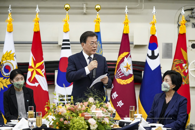 文 대통령 “강력한 국방·안보가 ‘종전선언’ 뒷받침해야”