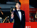 [2021 BIFF] 송중기 '신사의 애교'