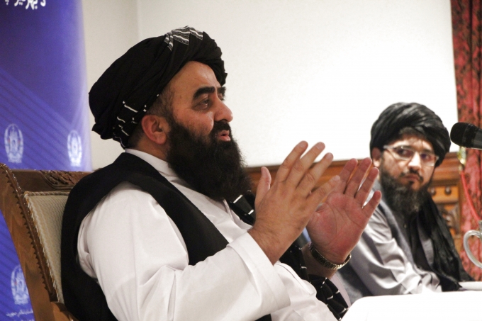 “제재 풀어달라” 탈레반, 아프간 재장악 후 미국과 첫 회담