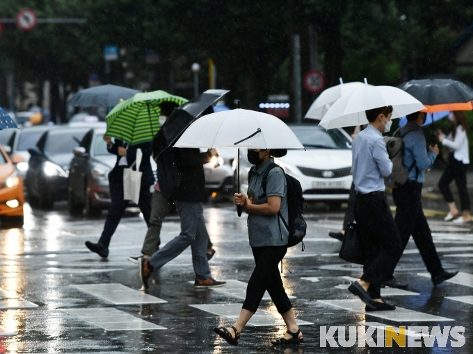 [오늘 날씨] 쌀쌀하고 비오는 출근길…겉옷 우산 챙기세요