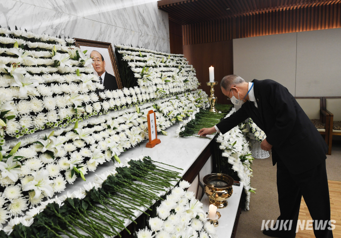 조문하는 반기문 전 유엔사무총장 [쿠키포토]