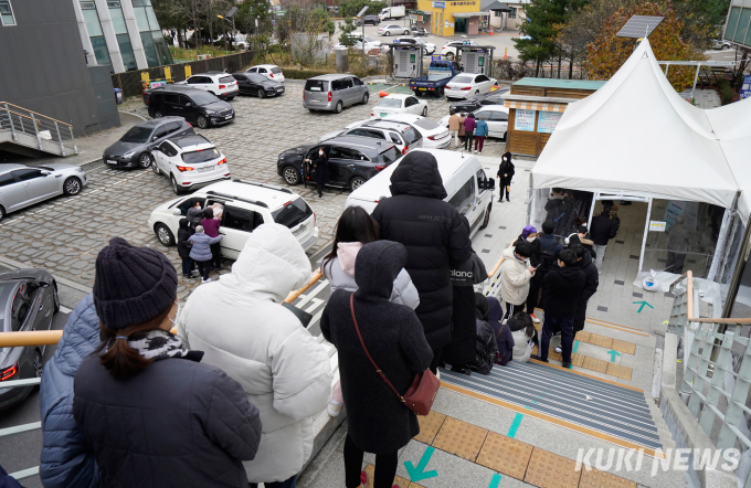 의사협회 “코로나19 백신 3차 접종 적극 임해달라”