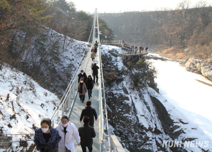 앵글에 담은 한탄강 주상절리길 겨울 풍경 