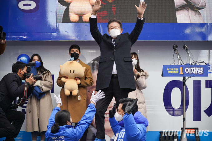 선거운동 첫날 ‘부산에서 서울까지’… 이재명 “능력‧민주주의” 강조