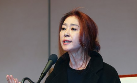 이재명 맞수' 김부선?…이준석 “공천 희화화” 진중권 “누구 발상?” 이재명 맞수' 김부선?…이준석 “공천 희화화” 진중권 “누구 발상?”