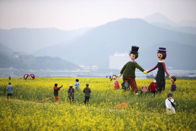 '바다 위 꽃동산'으로 변한 마산해양신도시 [포토뉴스] 