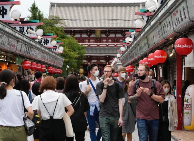 일본 여행, 이제 풀리나…“관광객 비자면제·개인여행 허용 검토”