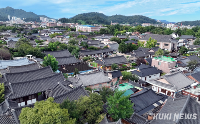 가을에 느끼는 '한옥의 멋' [드론으로 본 풍경]