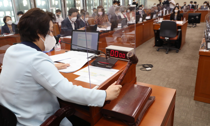 “욕설 들으며 청문회하라니”… 복지장관 청문회 ‘파행’