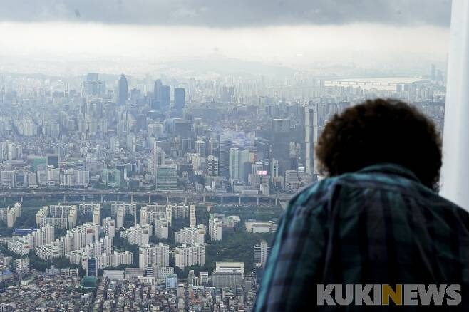 월 이자만 200만원대...반토막 난 집값에 영끌족 패닉 