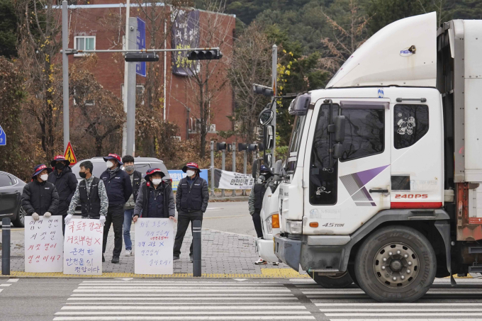 화물연대 15일 만에 현장 복귀…파업 종료 결정