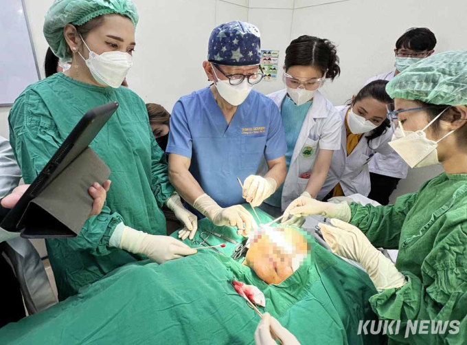 별 볼일 많은 의사… 별 볼일 없는 대한민국