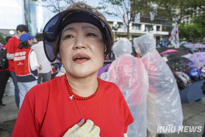 “최저임금이 최고임금”… 청소노동자, 실질임금 보장을 외치다