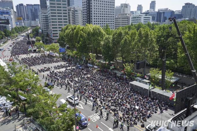 전운 감도는 민주노총 대규모 집회… 경찰 “캡사이신 동원”