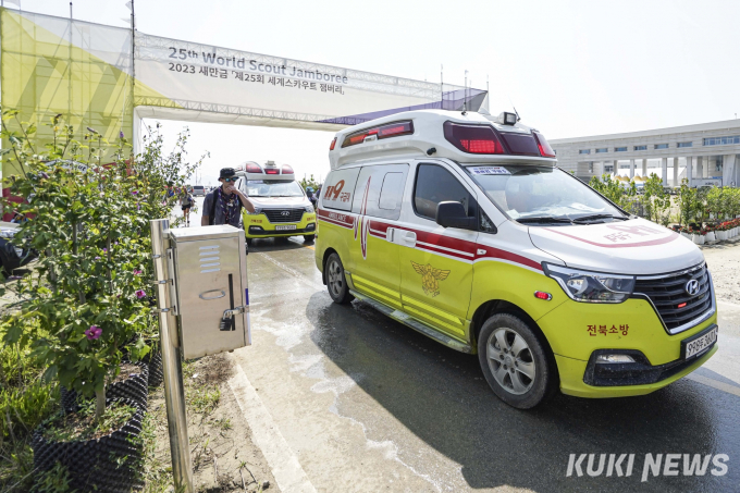 더위와 싸우는 대원들… 잼버리 첫날, 온열질환자 400여명