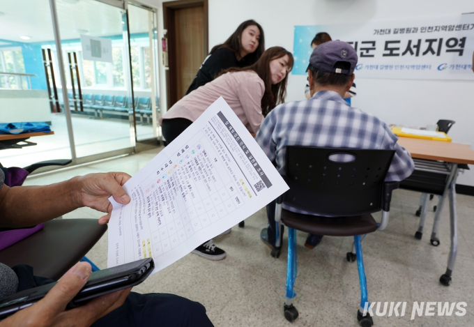 궁여지책에 애타는 주민들…“‘응급신호 감지’ 체계 시급” [섬마을 의료 고립③]