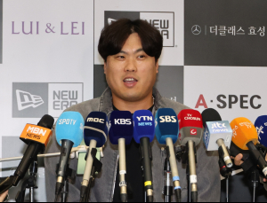FA 류현진, 한화 복귀 초읽기…‘연봉 고심’