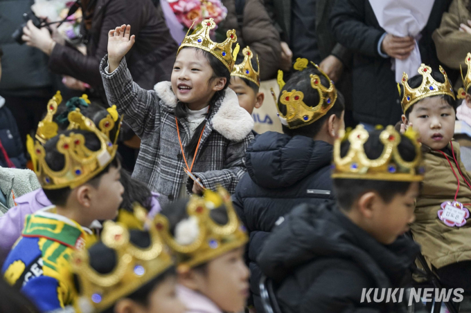 “이제 나도 초등학생” 설렘 가득한 입학식 [쿠키포토]