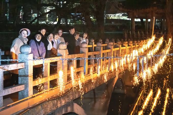 함안 낙화놀이·말이산고분군 관광상품 체험한 일본인 단체 관광객들 ‘엄지 척’
