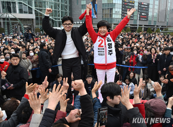 한동훈, 영등포 출마 후보 지원 사격 ‘지하화 공약 발표’ [쿠키포토]