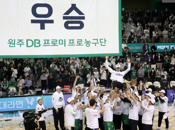 ‘동부 산성 재건’…‘레전드’ 김주성 감독이 해냈다 [KBL]