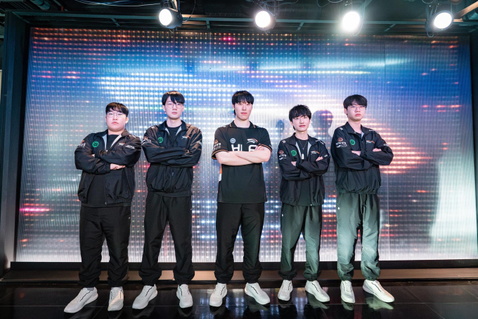 ‘9연승’ 젠지, PO 2R 직행 확정…T1 잡은 한화생명, 2위 도전 [LCK]