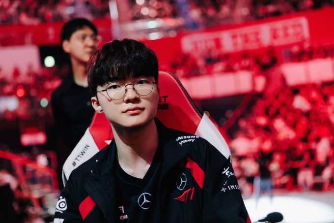‘3세트 대역전극’ T1, BLG 2-1 격파…4강 진출 [EWC]