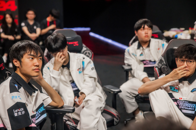 ‘3세트 대역전극’ T1, BLG 2-1 격파…4강 진출 [EWC]