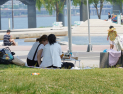 여의도 한강공원 쓰레기 하루 ‘3톤’…서울시, 심야 청소 연장