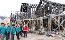 영남 산불 사망자 30명으로 늘어...임시주거시설 이재민 약 7000명