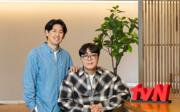 신원호의 보석함 ‘언슬전’…“성장판 열린 인물들의 성장기, 축복 속 마쳤으면” [들어봤더니]