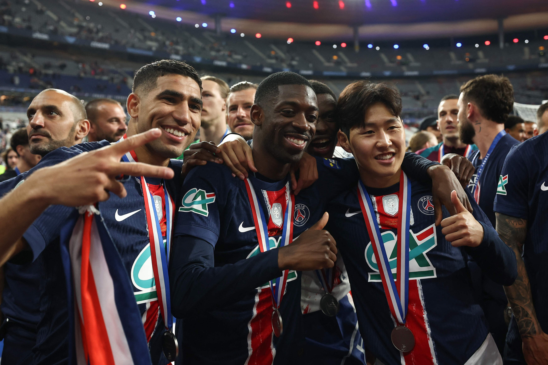 PSG <b>이강인</b>, 결장에도 <b>UCL</b> 우승…韓 최초 <b>트레블</b> 위업