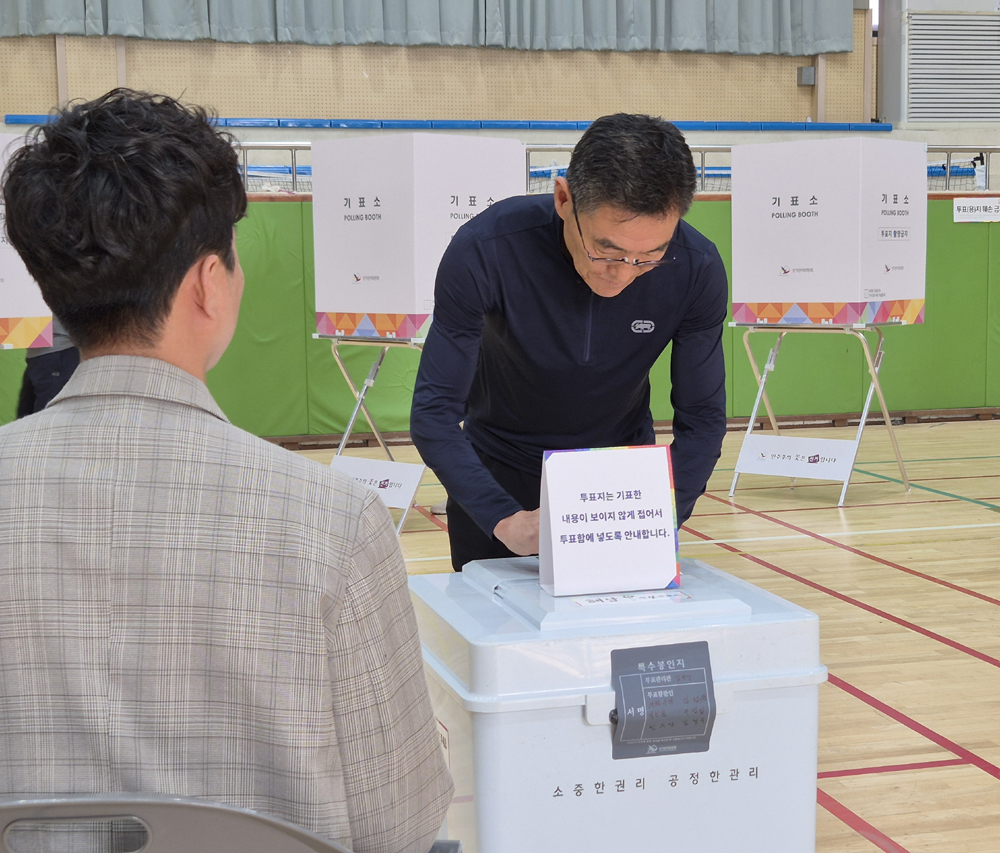 오전 9시 <b>투표율</b> 9.2%…광주 6.3% 전남 6.6% ‘최하위’