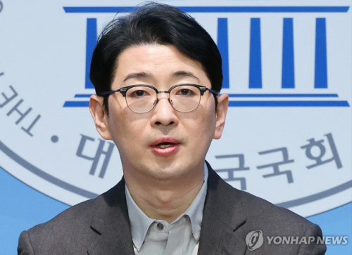 주진우 “<b>김민석</b> 현금 6억 은닉 <b>의혹</b>…공직자·총리 모두 부적격”