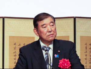 日총리, 13년만에 반쪽자리 ‘반성’ 언급… “아픈 역사 직시해야”