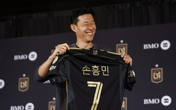 손흥민, MLS 선발 데뷔전서 1도움…경기 MVP