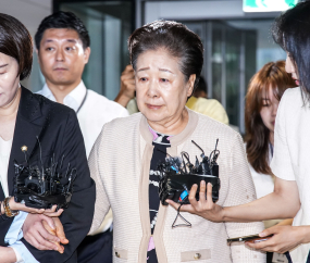 한학자 총재‚ ‘소환 3회 불응’ 후 자진 출석…“아파서 그랬다” [쿠키포토]