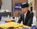 ‘바둑 황제’ 신진서, 란커배 8강 진출…메이저 V9 도전