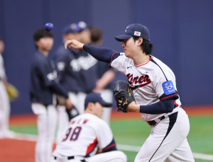 한국, 체코와 WBC 평가전서 2-0 리드…선발 투수 곽빈 ‘완벽투’