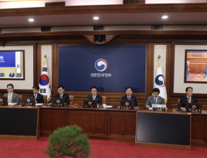 헌법존중TF 공방...‘내란 재판소’ ‘책임 조사’ 