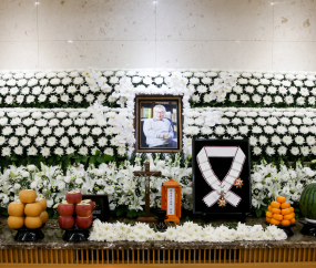 이순재 영정 옆에 금관문화훈장 [쿠키포토]
